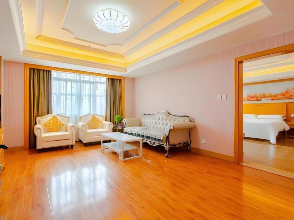 Vienna International Hotel Lhasa Potala Palace Buitenkant foto