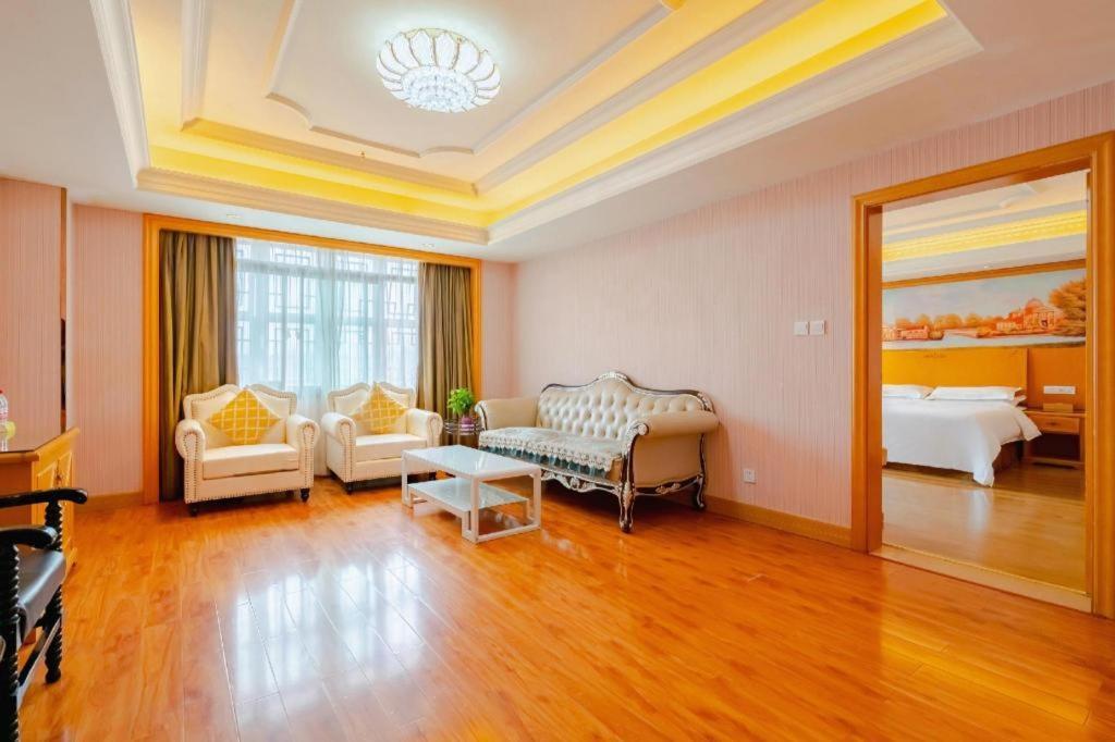 Vienna International Hotel Lhasa Potala Palace Buitenkant foto