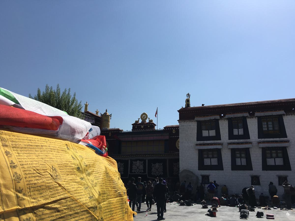Vienna International Hotel Lhasa Potala Palace Buitenkant foto