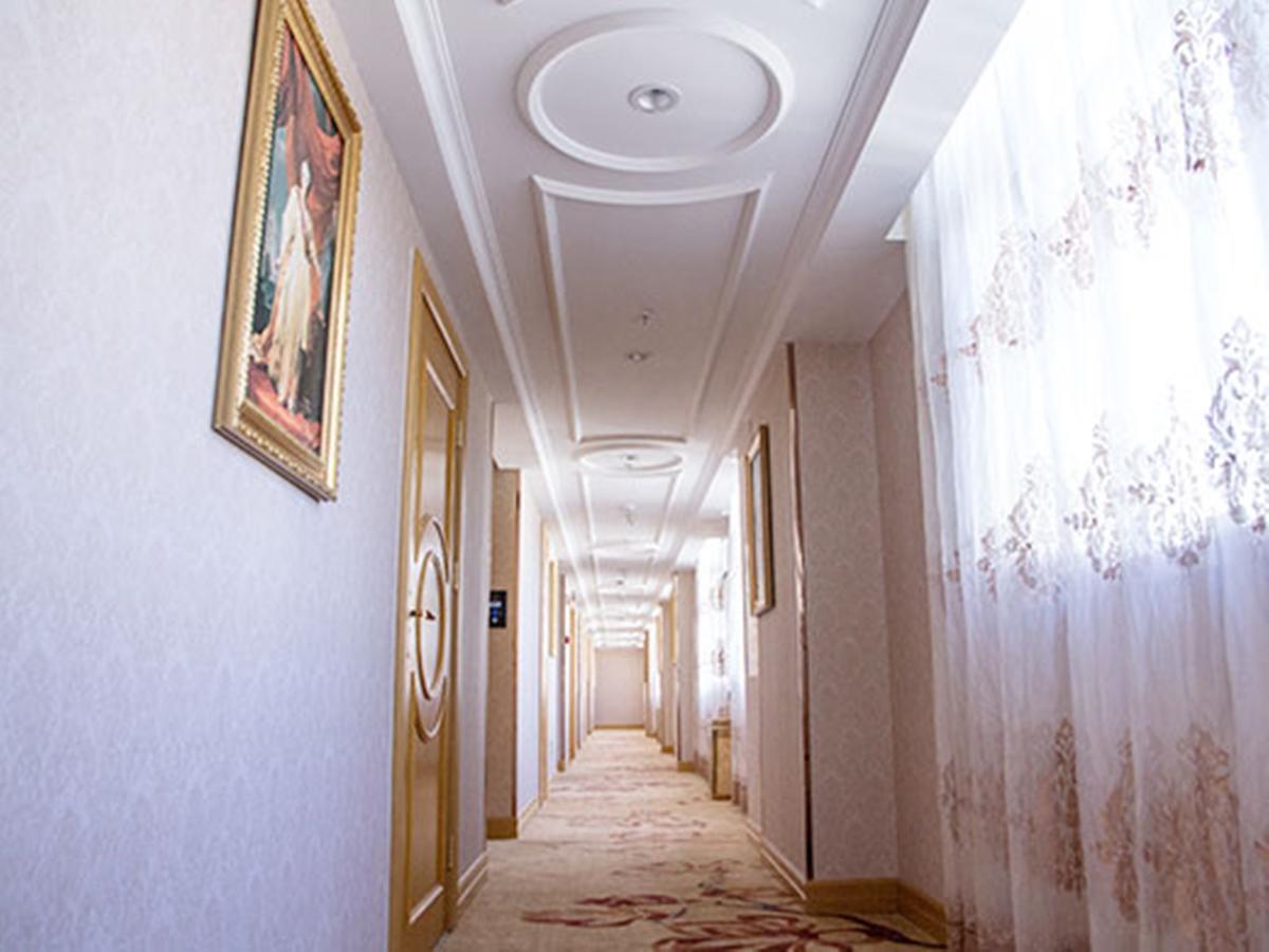 Vienna International Hotel Lhasa Potala Palace Buitenkant foto